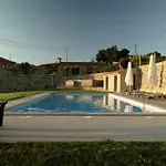 Casa De Belmonte * Каштелу-ди-Пайва